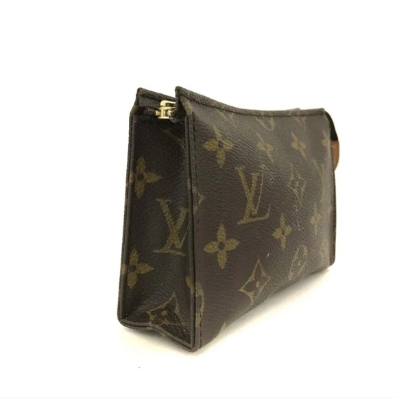 Louis Vuitton Monogram Poche Toilette 15 Cosmetics Pouch Purse. Watch Video. - Picture 3 of 9